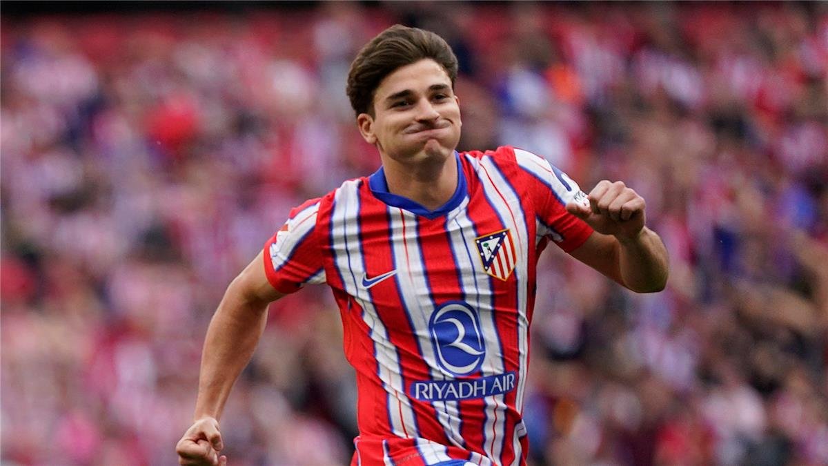 أتلتيكو يفتح باب رحيل ألفاريز.. وبرشلونة خارج الحسابات